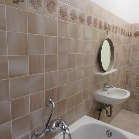 L8 Street Monteurwohnung - Kaiser-friedrich-str 아파트 *